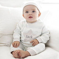 ملابس اولاد حديثي الولاده